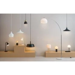 COLORS Lampe Boule En Métal Avec Chargeur Téléphone - H33 Cm - Noir -OSRAM || Philips || Bosch Soldes colors lampe boule en metal avec chargeur telephone h33 cm noir 3560233818027 659336