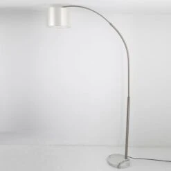 Lampadaire Réglable Tissu Blanc Et Pied Métal Brossé Kiroop H 235 Cm -OSRAM || Philips || Bosch Soldes lampadaire reglable metal noir proxy h 235 cm 3327480054628 558038